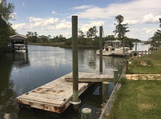 1189 Mallard Bay Rd, Hampstead, NC 28443