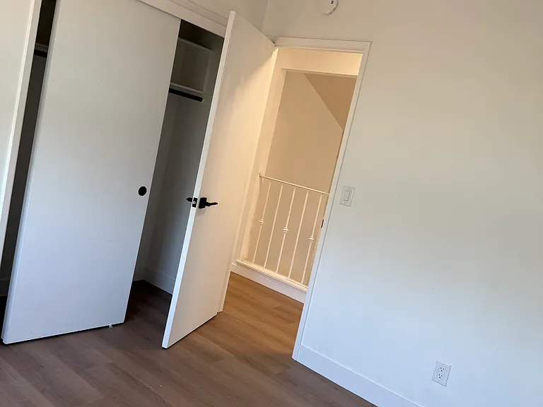 9116 Cornwall Dr — Photo 15