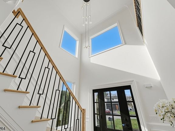 3rd image of 13 Harding Pl