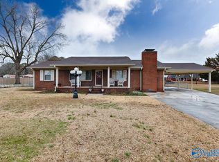 725 Frost St SW, Hartselle, AL 35640