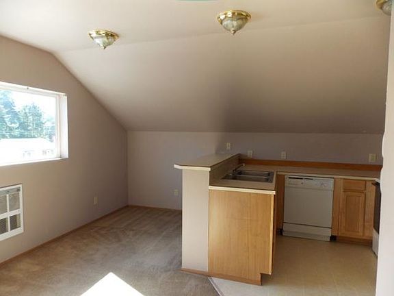 4th image of 5507 Detroit Ave SW