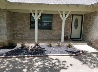 860 Timberhill Dr, Hurst, TX 76053