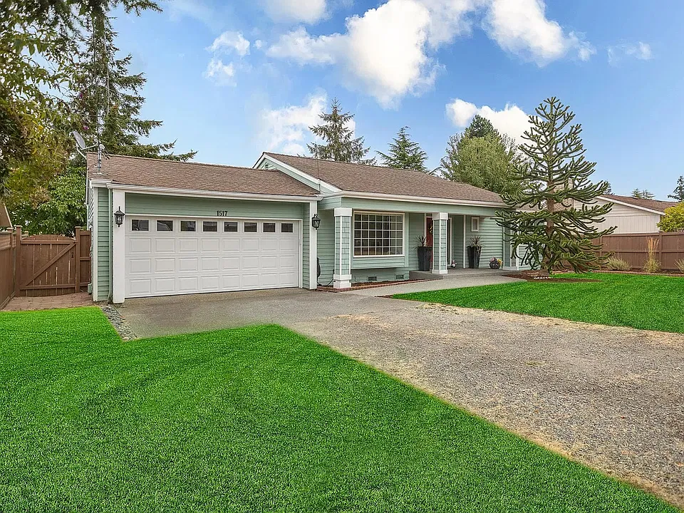1517 SE Camano Dr