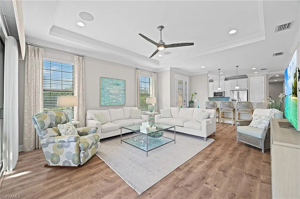 3 bed, 2.0 bath, 2301 sqft, $9,000 — Photo 3