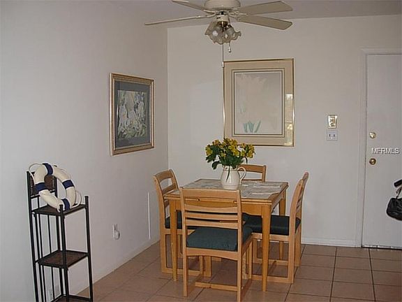 3rd image of 1329 Drew St APT 2