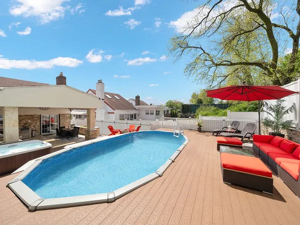 198-31 Pompeii Avenue image 4 of 14