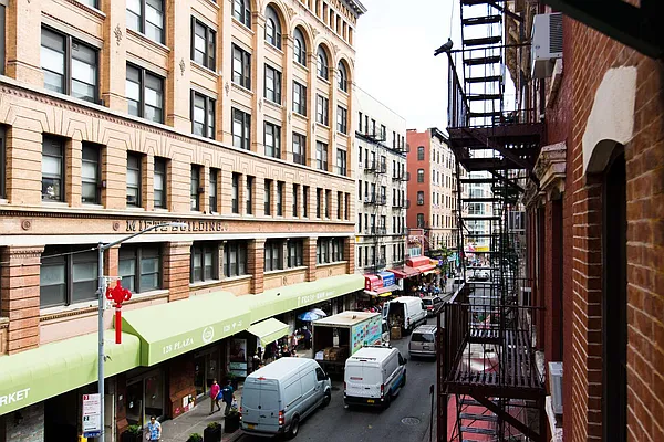 Rented by Compass | media 18