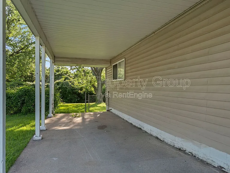 273 Roderick Dr — Photo 19