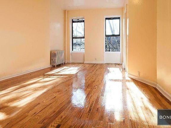 2nd image of 544 W 50th St APT 4RE