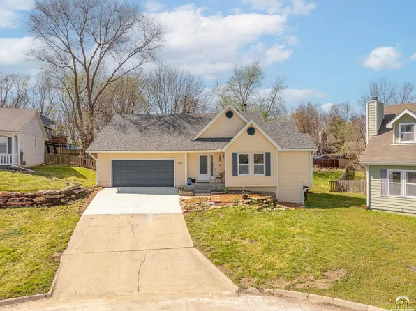 3916 Monterey Ct, Lawrence, KS 66049