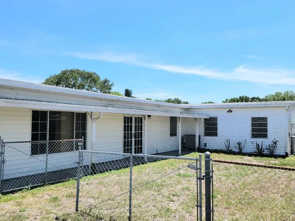 1096 8th Street, Okeechobee, FL 34974