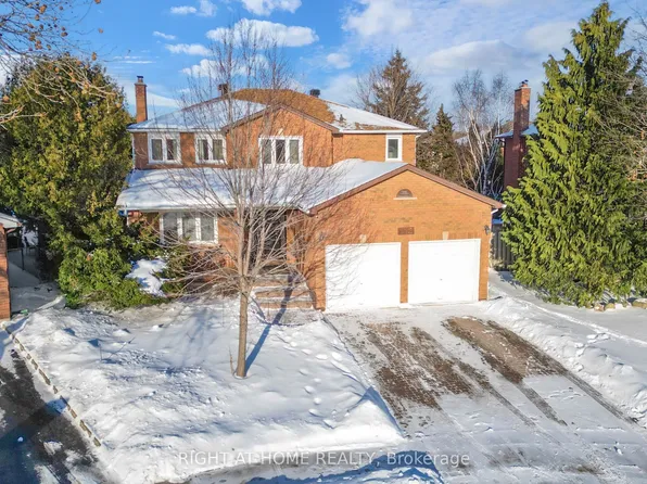 272 Hickory Cir, Oakville, ON L6H 4V1