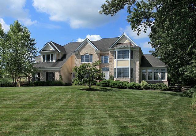 7 Winterberry Ct, Whitehouse Station, NJ 08889 | Zillow