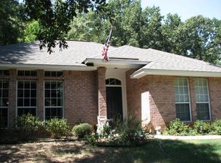 35 Twin Oaks Ln, Wetumpka, AL 36093