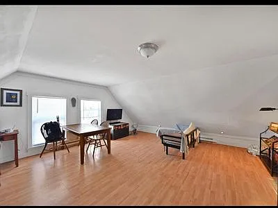 Building Photo - 36 Oak St #3