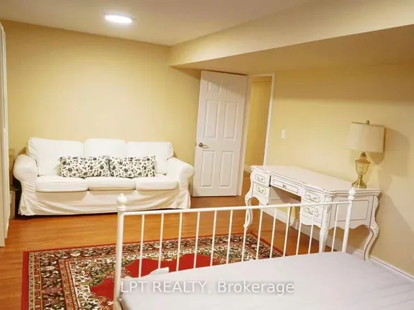 14 Hazelton Ave #Basement, Markham, ON L6C 3C5