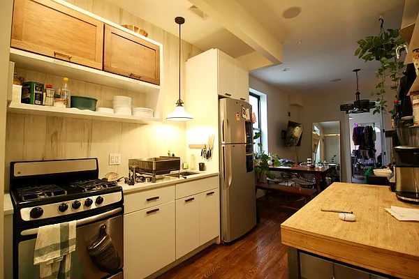 Rented by Hagstrom Management Inc | media 7