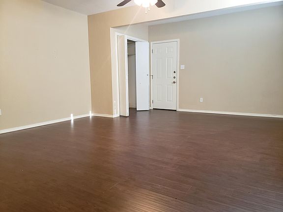 5th image of 1904 Laurel Ln