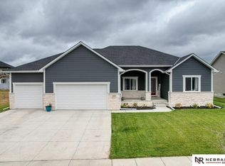 1035 N 108th St, Lincoln, NE 68527