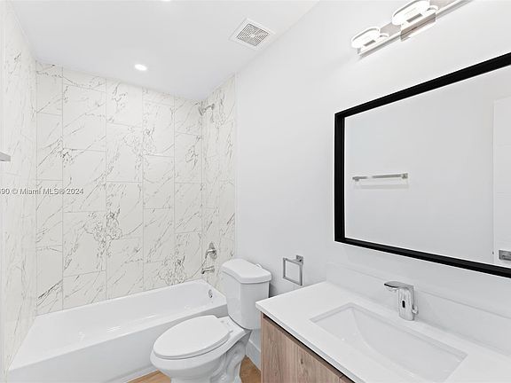 5th image of 1542 NW 2nd St #207