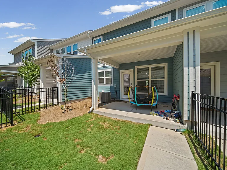 10037 Mamillion Dr — Photo 23
