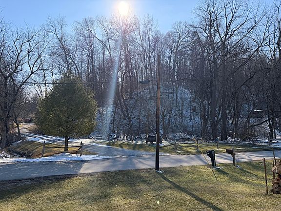 2nd image of 9246 Summit Rd