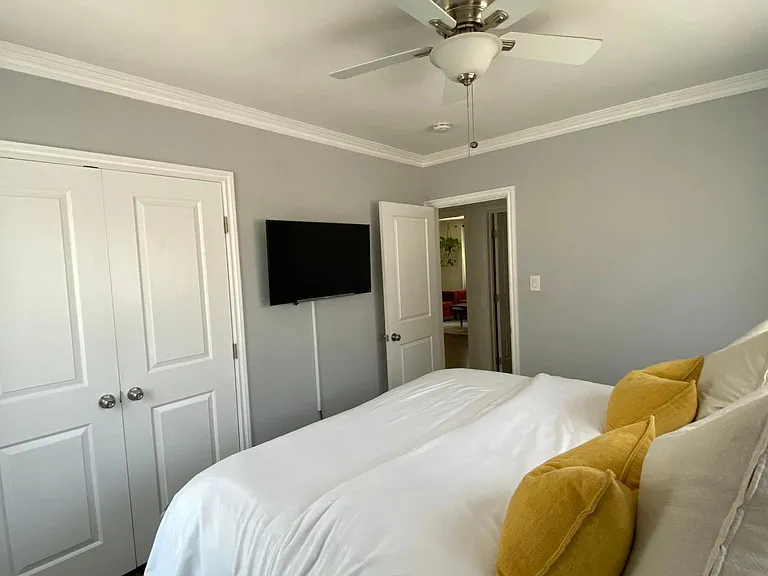 4408 Stevely Ave — Photo 10