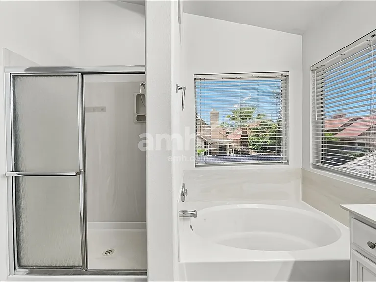 907 N Albert Dr — Photo 14