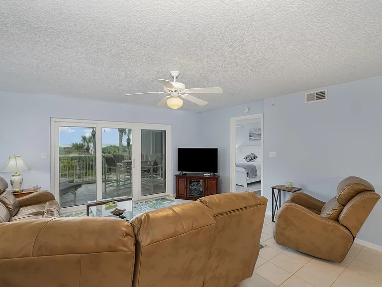 609 Shorewood Dr #203 — Photo 11
