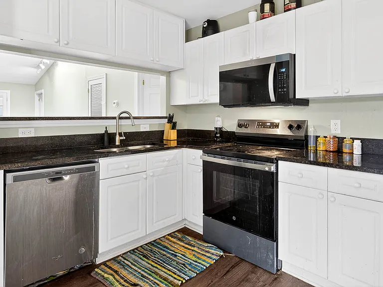 929 Morreene Rd #B36 — Photo 5