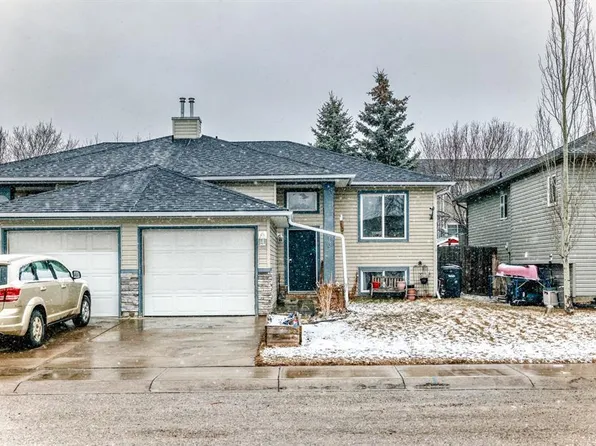 213 N Hillvale Cres, Strathmore, AB T1P 1X6