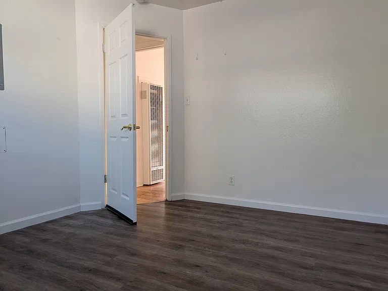 411 E St #411 — Photo 14