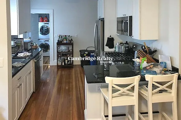17 Ashland St #1T — Photo 3
