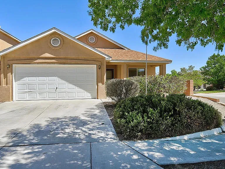 3 bed, 1275 sqft, $2,200 — Photo 4