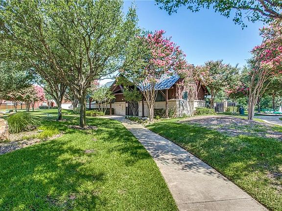 3rd image of 3019 Leslie Dr