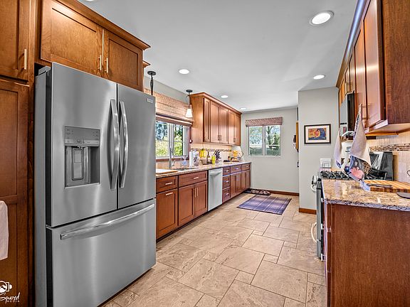 5th image of 502 Ann Ct