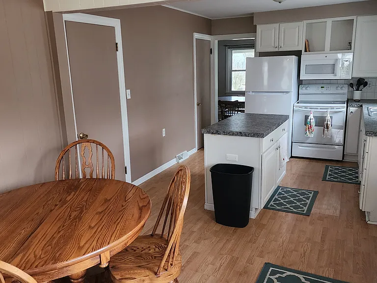 4236 Hunsberger Ave NE — Photo 7