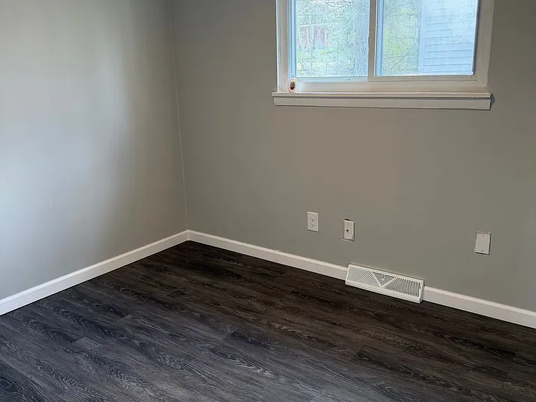 1524 Parkhill Pl NE — Photo 4