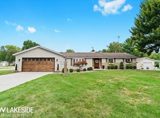 4450 Canterbury Dr, Port Huron, MI 48060