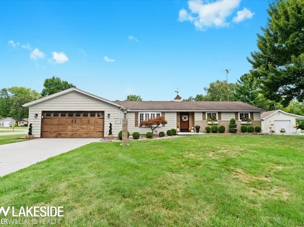 4450 Canterbury Dr, Port Huron, MI 48060