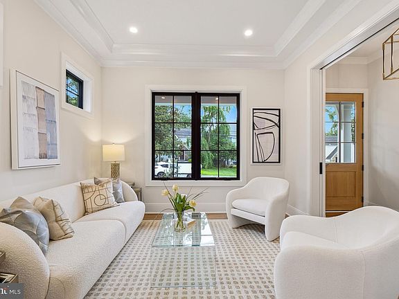 4th image of 5507 Charlcote Rd