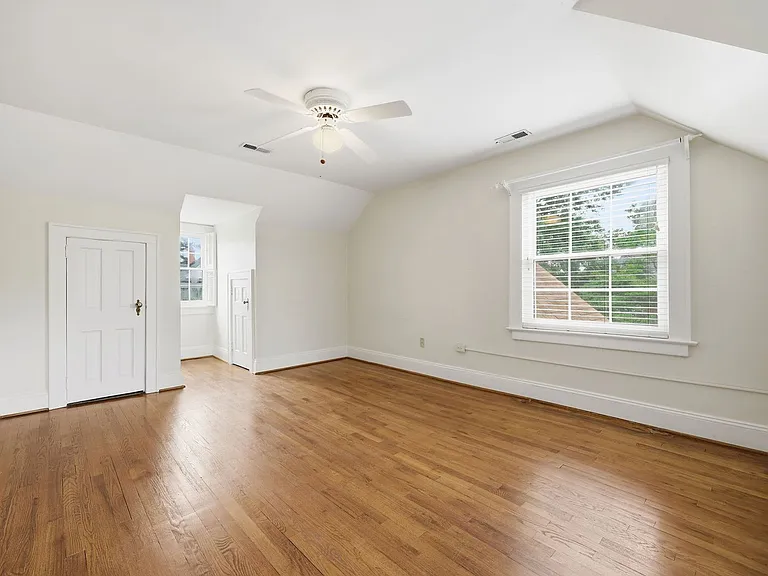 1203 S Main St — Photo 33