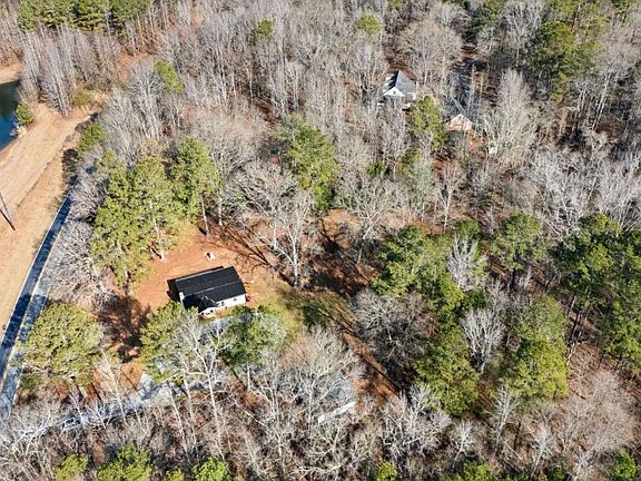 5th image of 588 Vaughn Rd