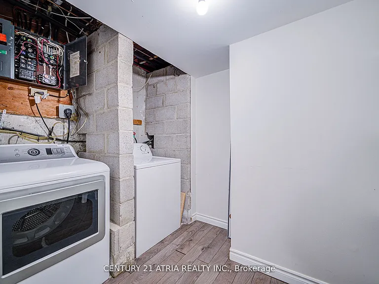 52 Applegate Cres — Photo 33