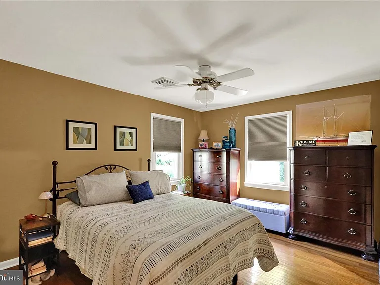 41 W College Ave — Photo 23