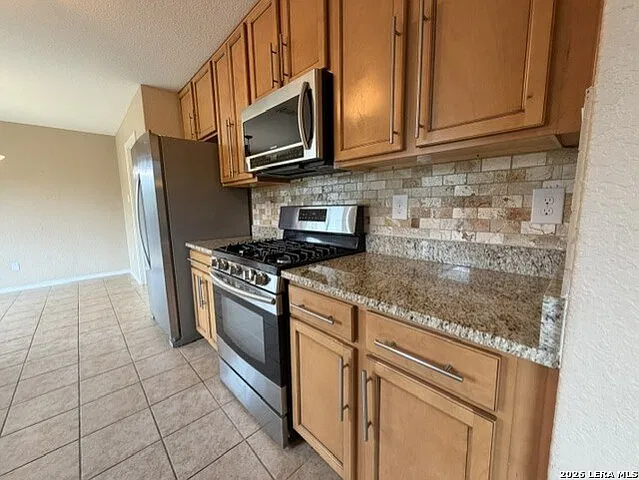 3 bed, 2.5 bath, 1958 sqft, $1,650 — Photo 4