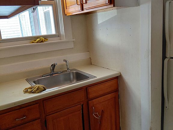 5th image of 319 Union St #1S