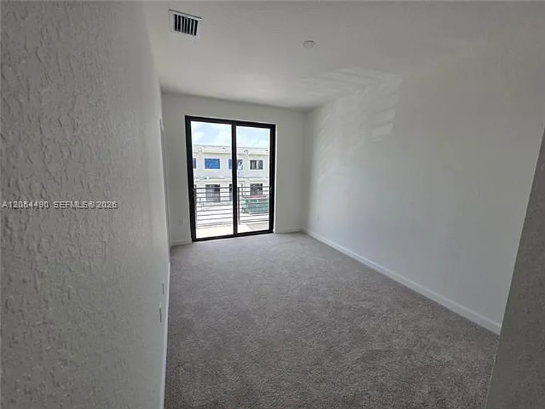 13847 SW 261st St #Townhouse 13847 — Photo 8
