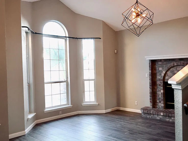 Living Room/ Gas Chimney