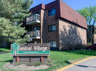 715 W Central Rd APT A8, Mount Prospect, IL 60056